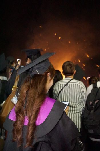 從受助兒少到準法研生，屏東女孩錄取國立大學法研所，展望會陪伴15年，她靠獎學金完成大學學業朝律師夢前進